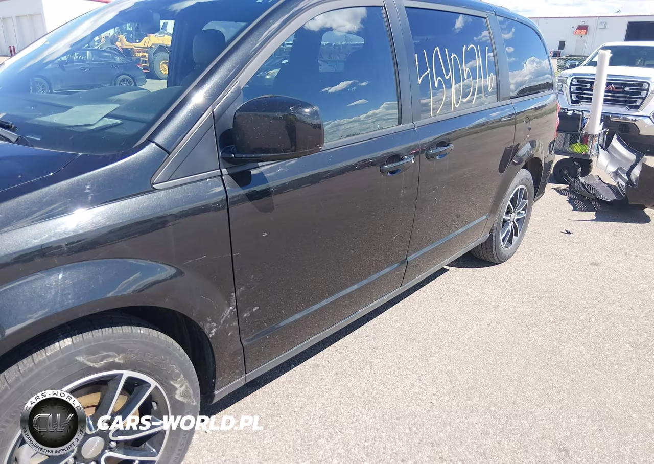 2018 Dodge Grand Caravan Gt VIN:2C4RDGEG1JR334989 - 17