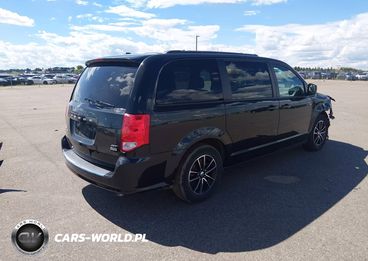2018 Dodge Grand Caravan Gt VIN:2C4RDGEG1JR334989 - 4
