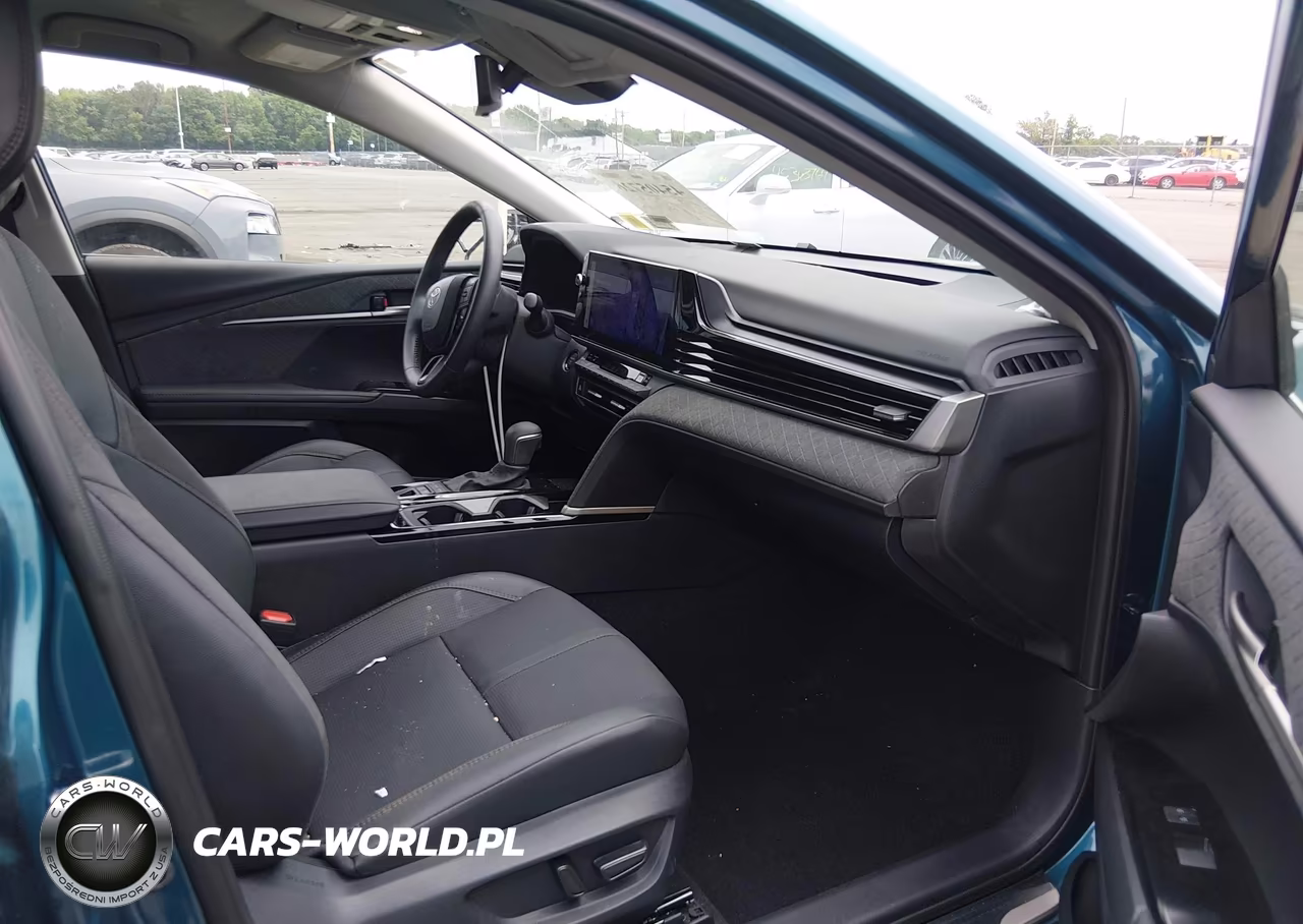 2025 Toyota Camry Xle VIN:4T1DBADK2SU531642 - 5