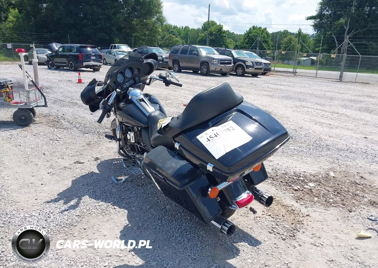 2009 Harley-Davidson Flhtcu VIN:1HD1FC4149Y648509 - 3