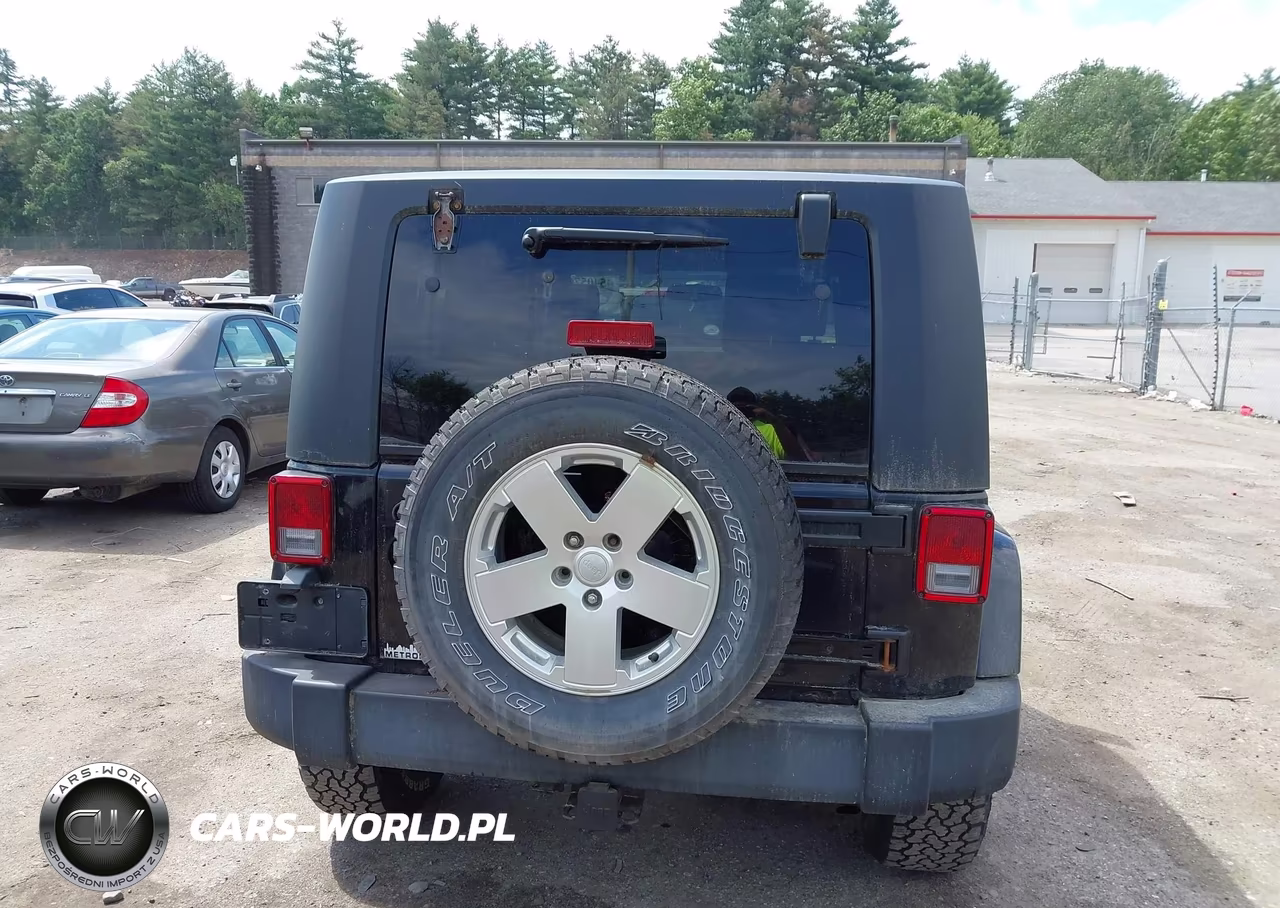 2007 Jeep Wrangler Sahara VIN:1J4FA54187L207732 - 16