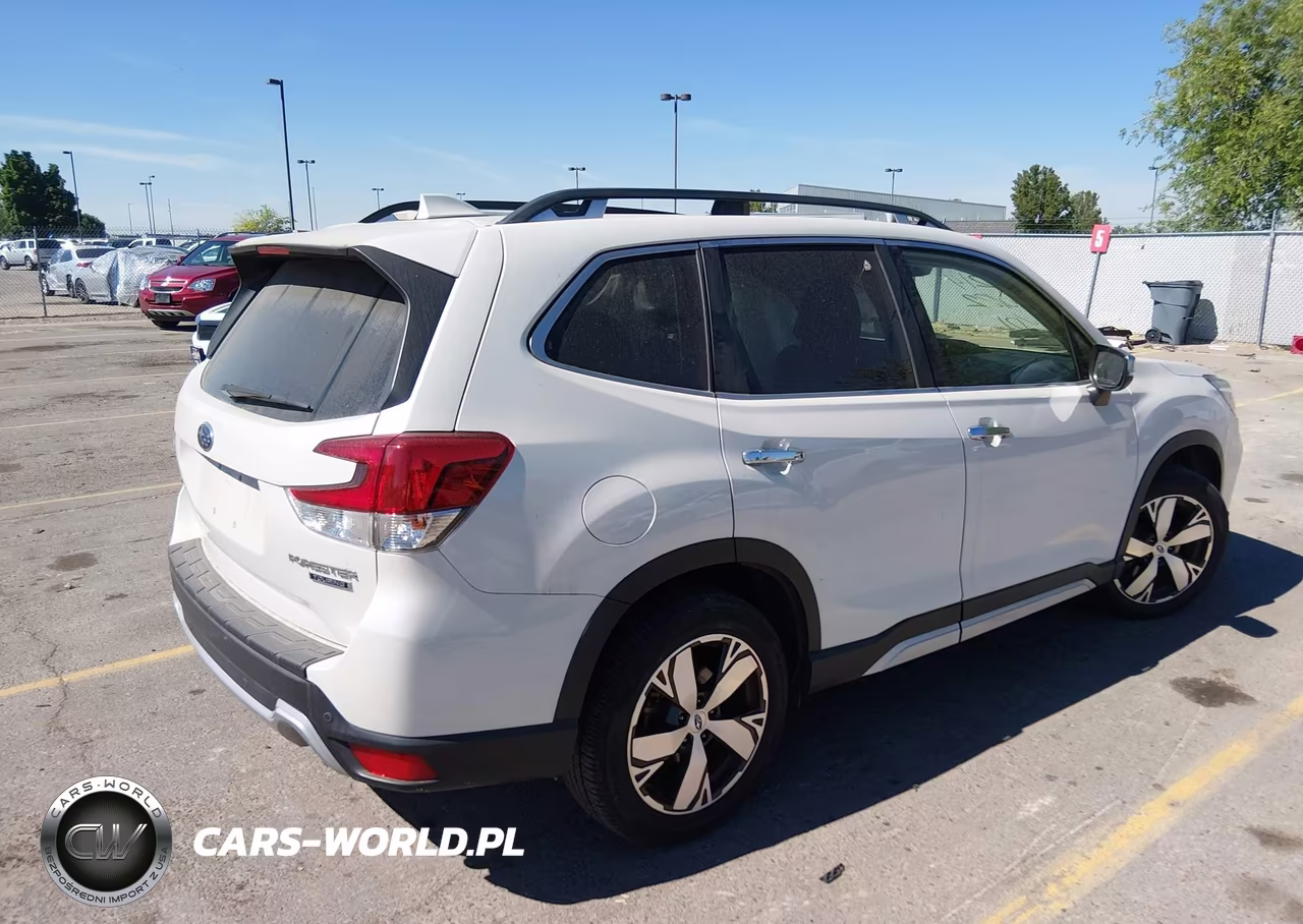 2019 Subaru Forester Touring VIN:JF2SKAWC7KH463186 - 4