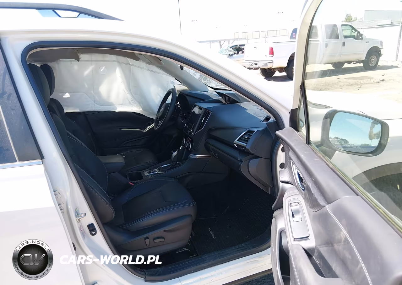 2019 Subaru Forester Touring VIN:JF2SKAWC7KH463186 - 5