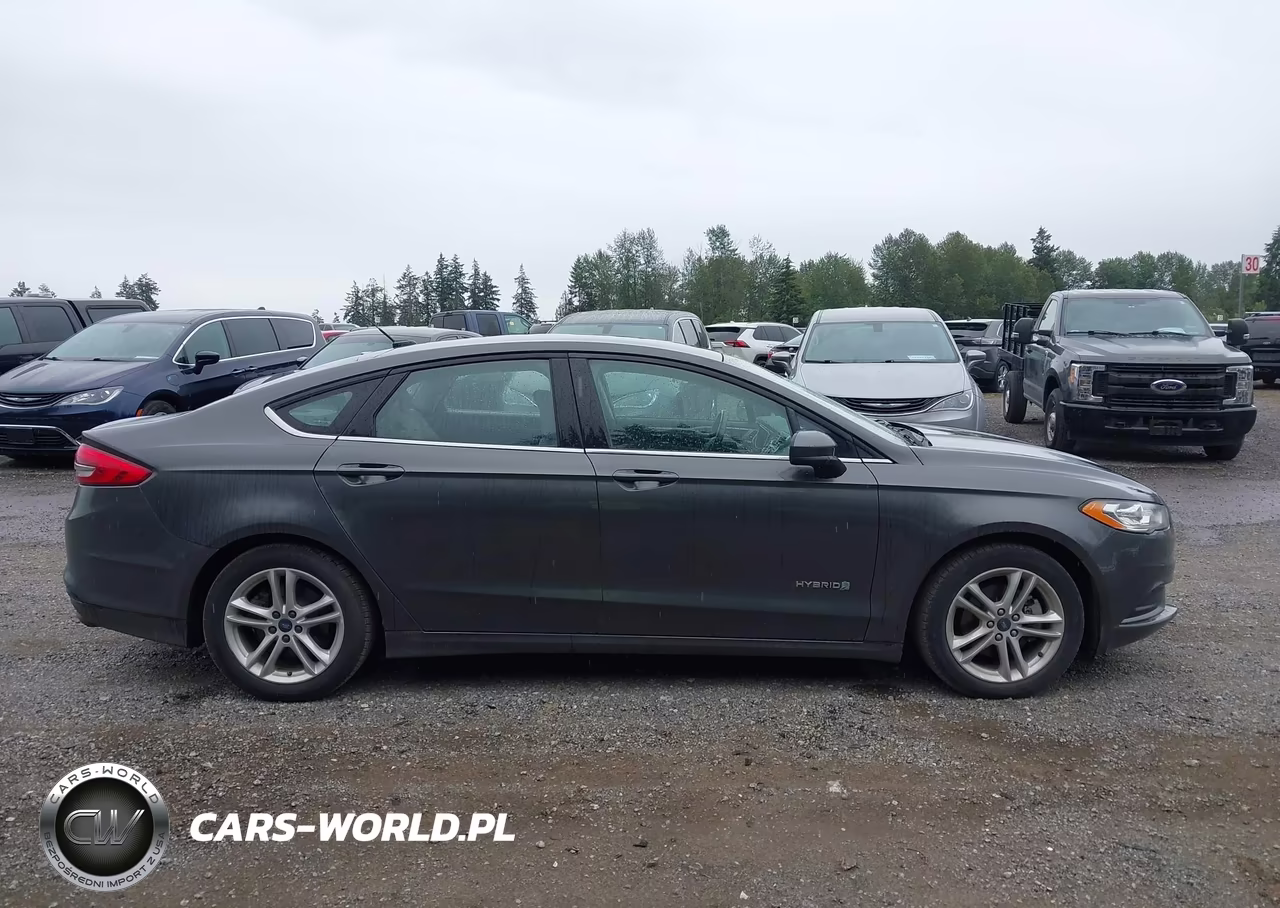 2018 Ford Fusion Hybrid S VIN:3FA6P0UUXJR235807 - 13