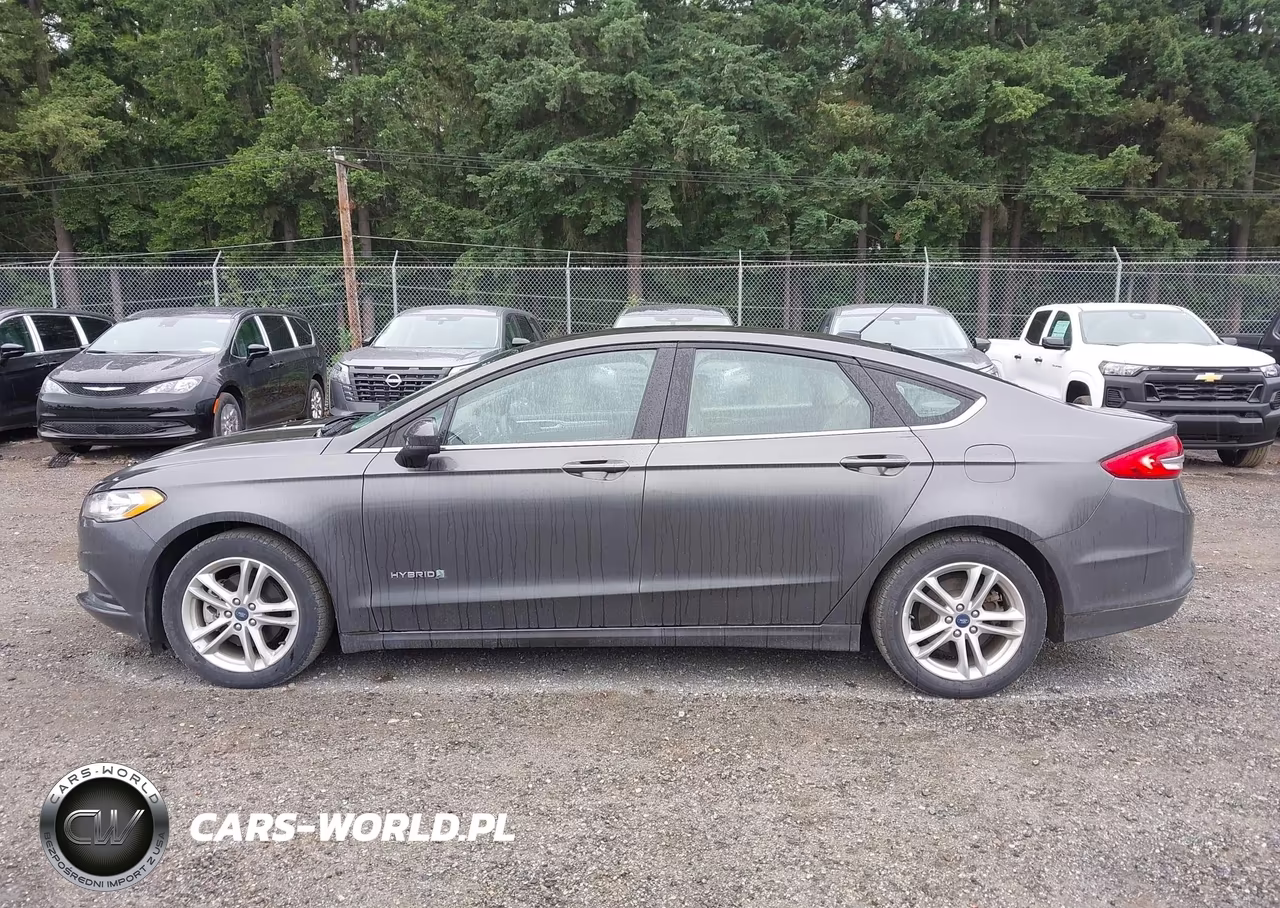 2018 Ford Fusion Hybrid S VIN:3FA6P0UUXJR235807 - 14