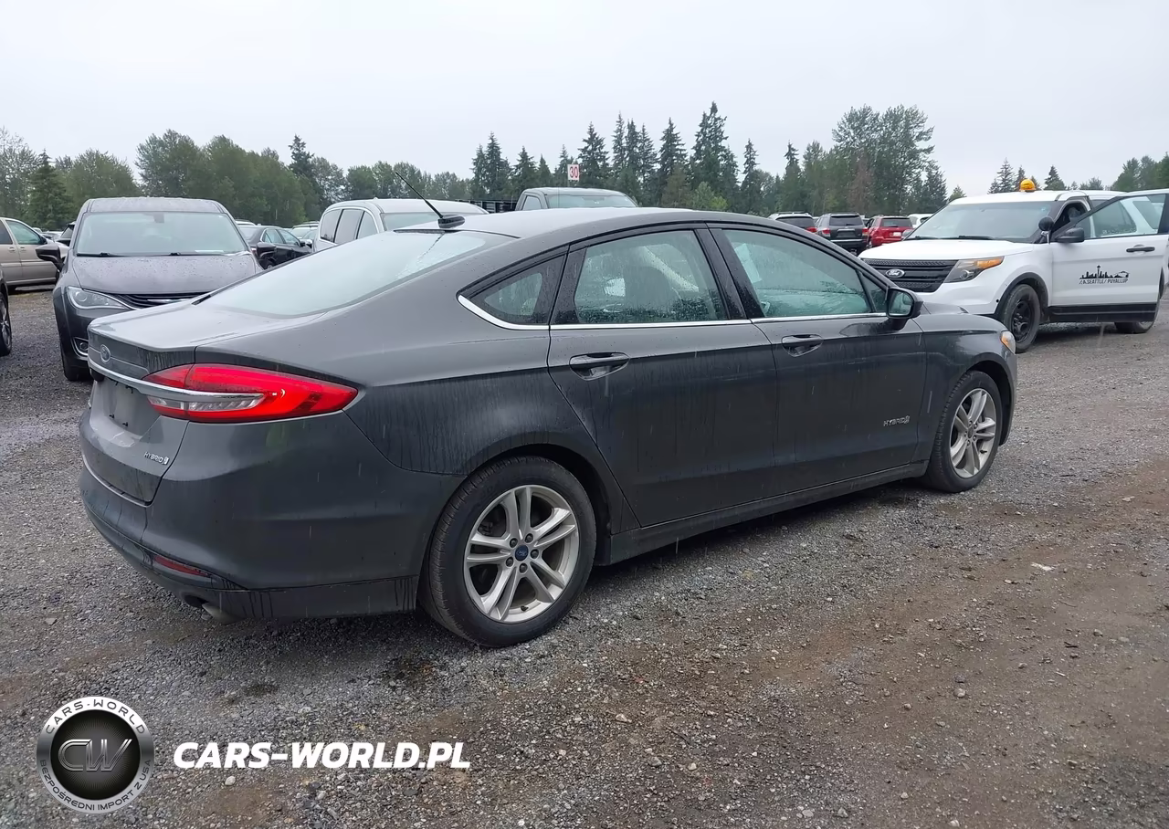 2018 Ford Fusion Hybrid S VIN:3FA6P0UUXJR235807 - 4