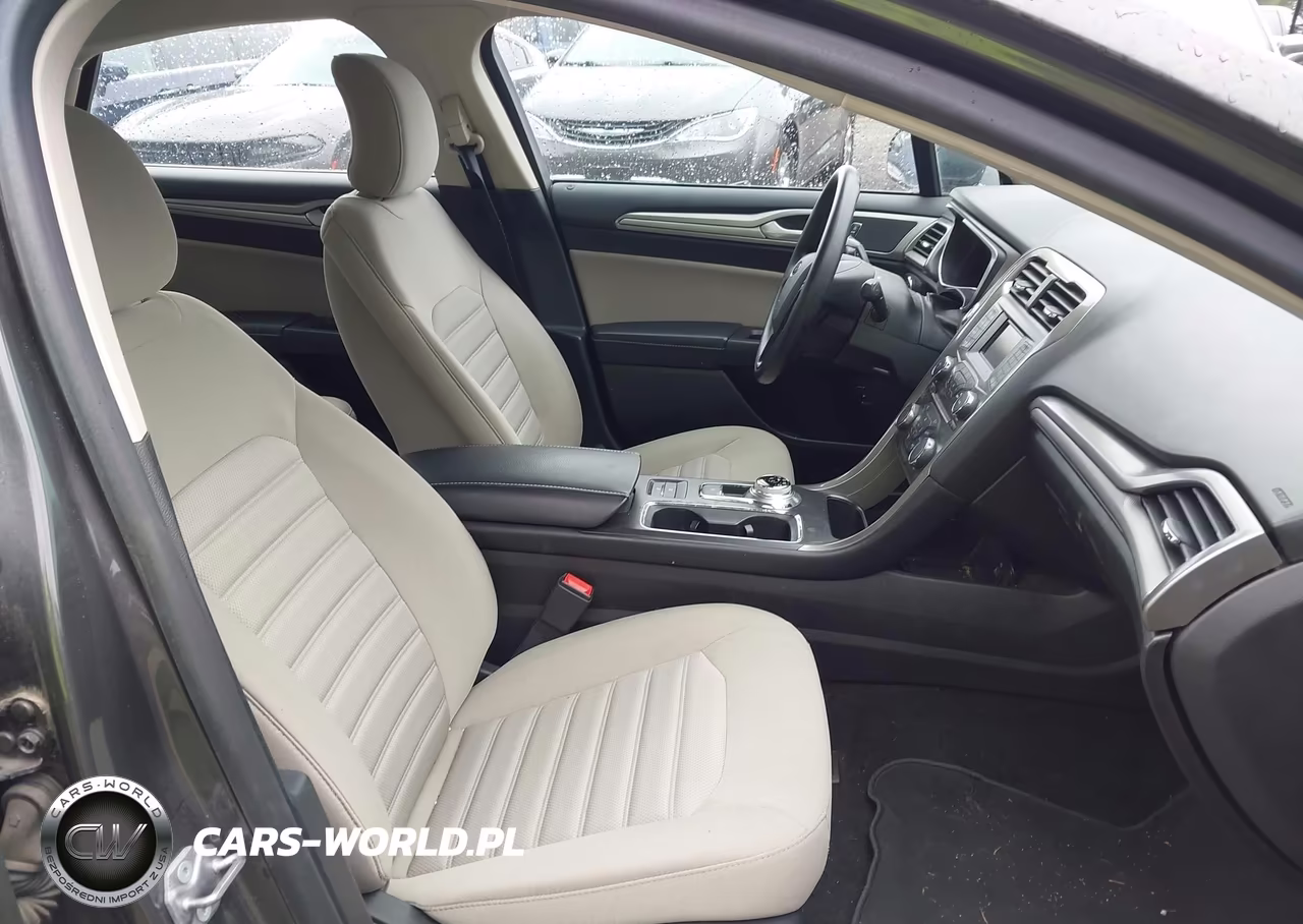 2018 Ford Fusion Hybrid S VIN:3FA6P0UUXJR235807 - 5