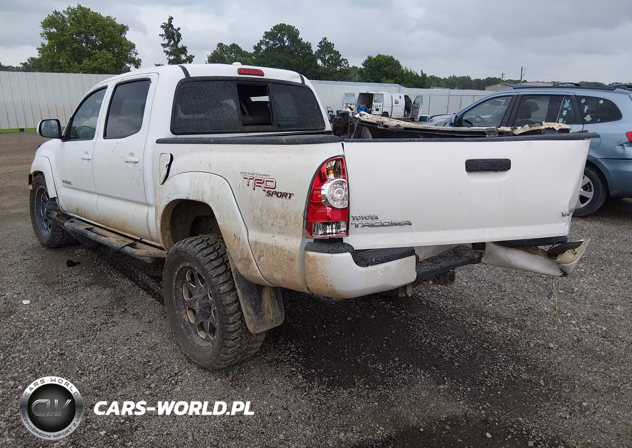 2010 Toyota Tacoma Base V6 VIN:3TMLU4EN3AM045915 - 3