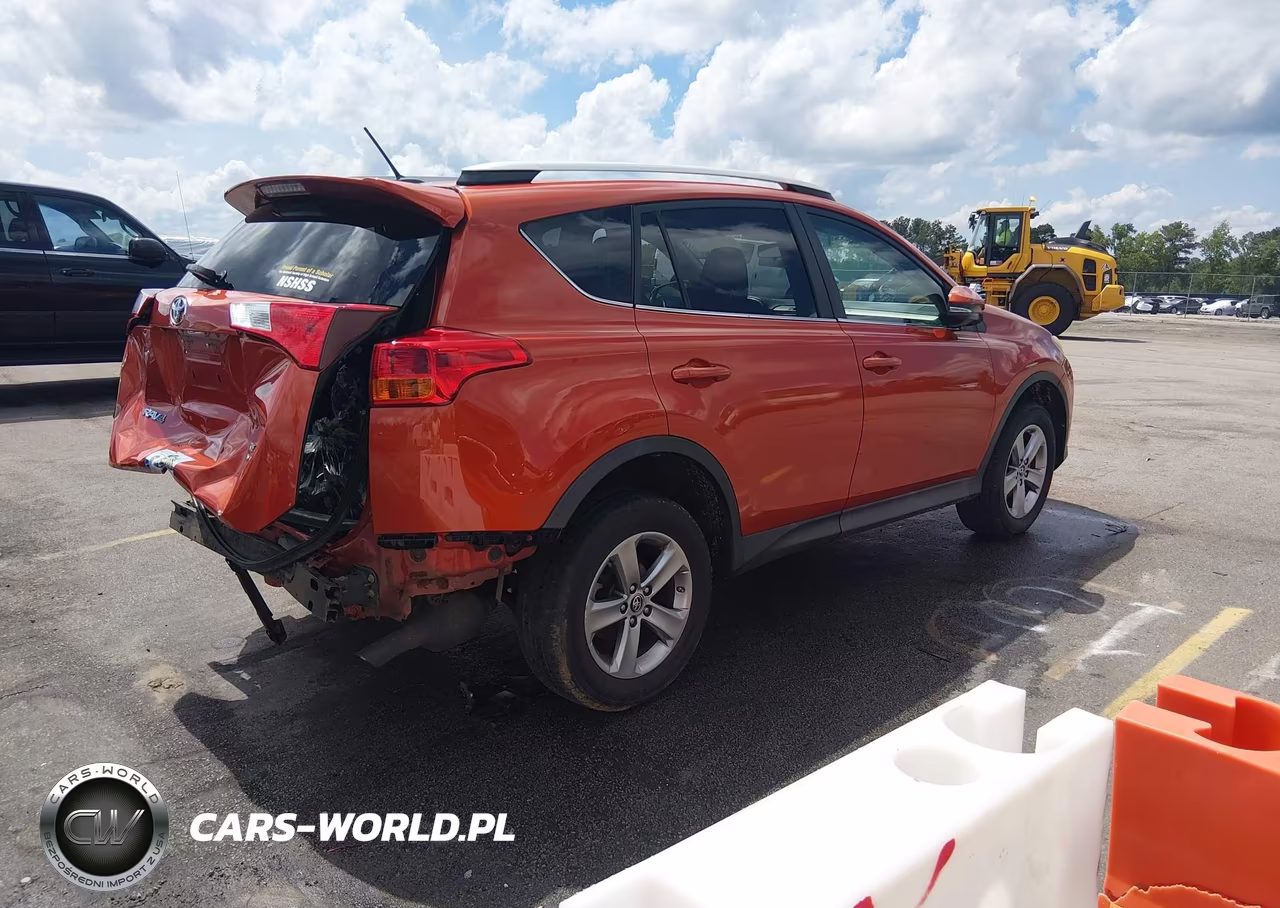 2015 Toyota Rav4 Xle VIN:2T3RFREV8FW330990 - 4