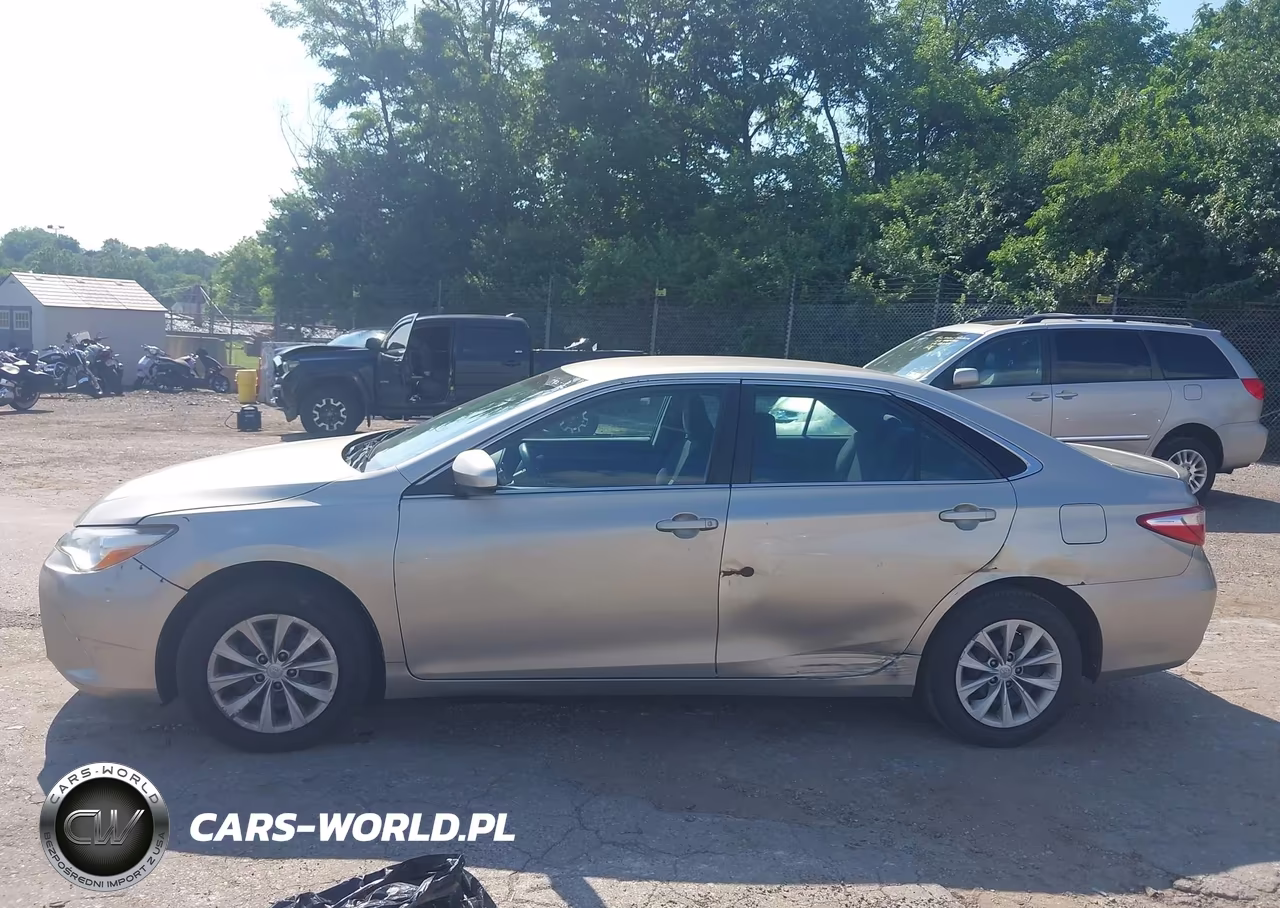 2015 Toyota Camry Le VIN:4T4BF1FK2FR492829 - 14