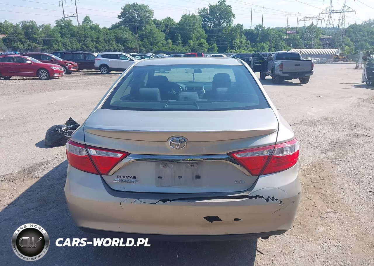 2015 Toyota Camry Le VIN:4T4BF1FK2FR492829 - 16