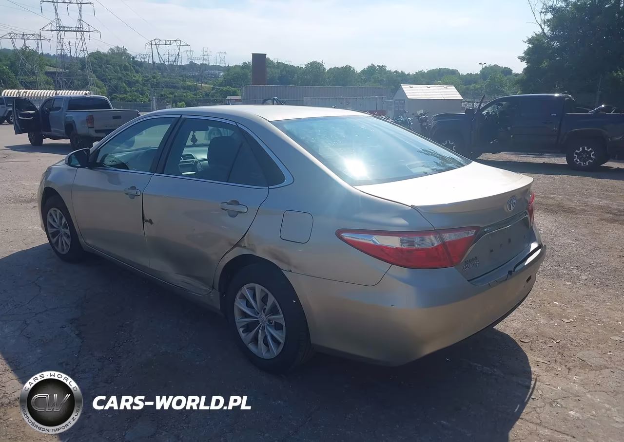 2015 Toyota Camry Le VIN:4T4BF1FK2FR492829 - 3