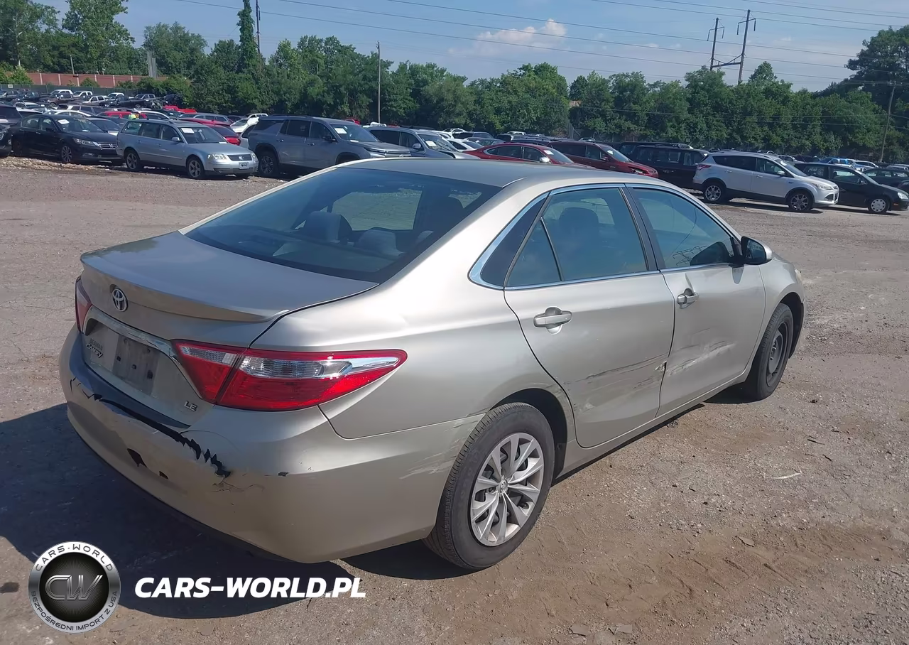 2015 Toyota Camry Le VIN:4T4BF1FK2FR492829 - 4