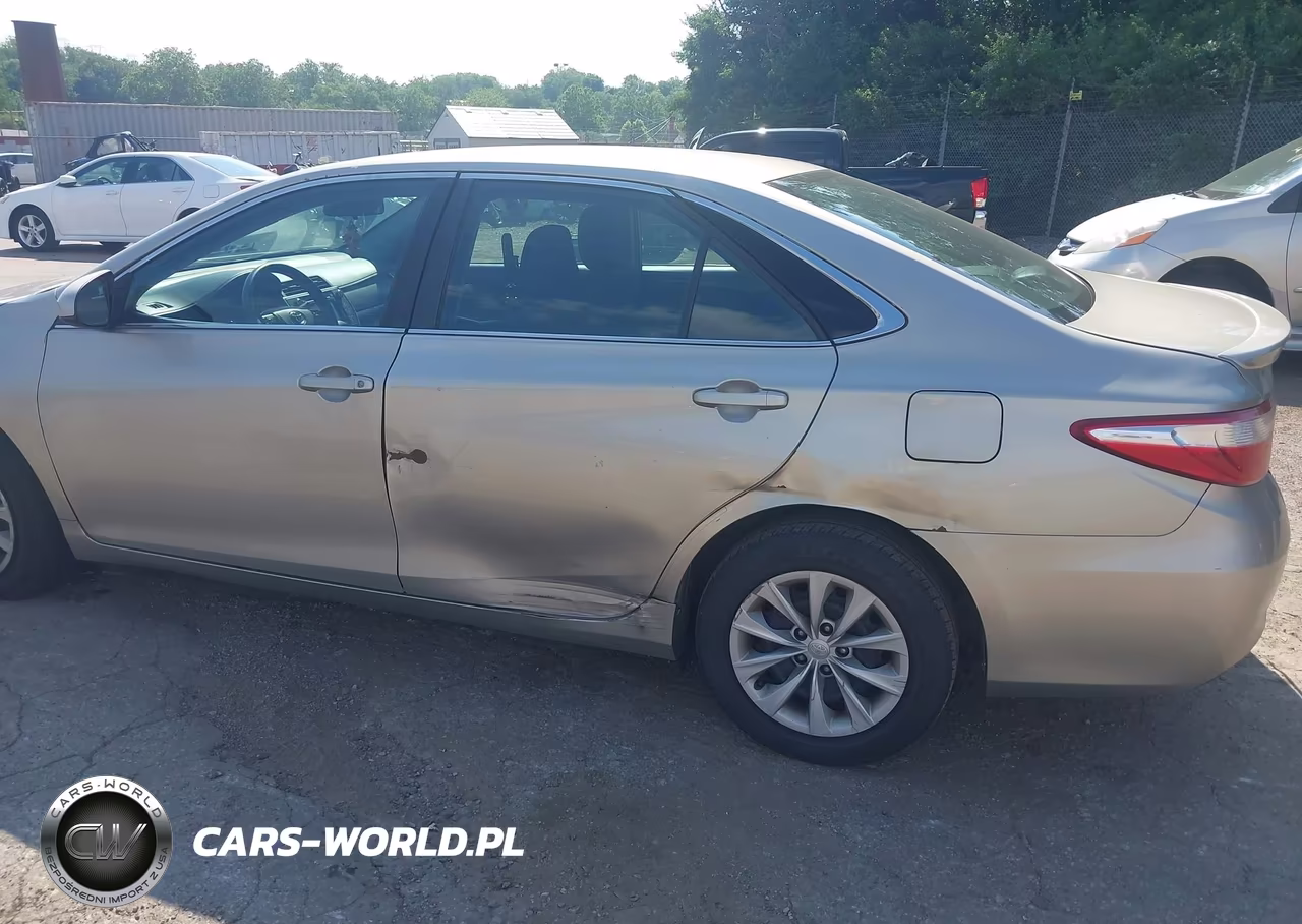 2015 Toyota Camry Le VIN:4T4BF1FK2FR492829 - 6