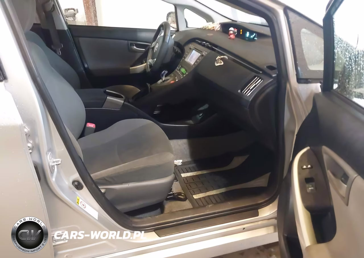 2012 Toyota Prius Two VIN:JTDKN3DU4C1545304 - 5
