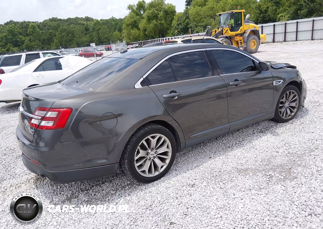 2017 Ford Taurus Limited VIN:1FAHP2F81HG102312 - 4