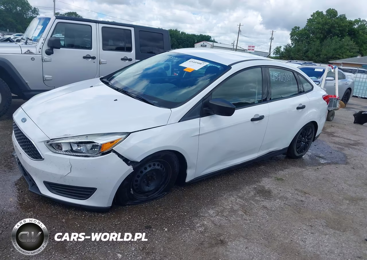 2015 Ford Focus S VIN:1FADP3E29FL323095 - 2