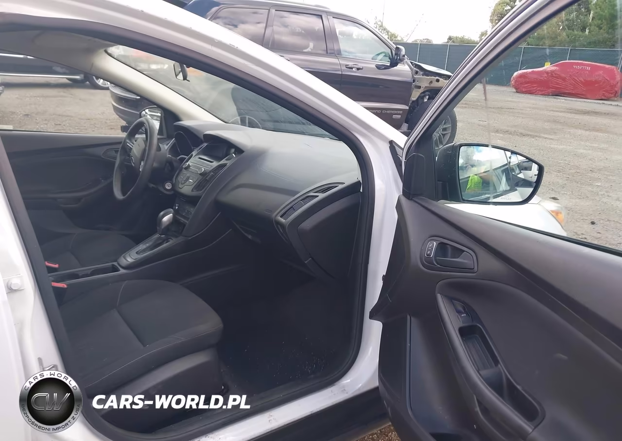 2015 Ford Focus S VIN:1FADP3E29FL323095 - 5