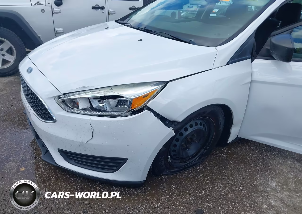 2015 Ford Focus S VIN:1FADP3E29FL323095 - 6