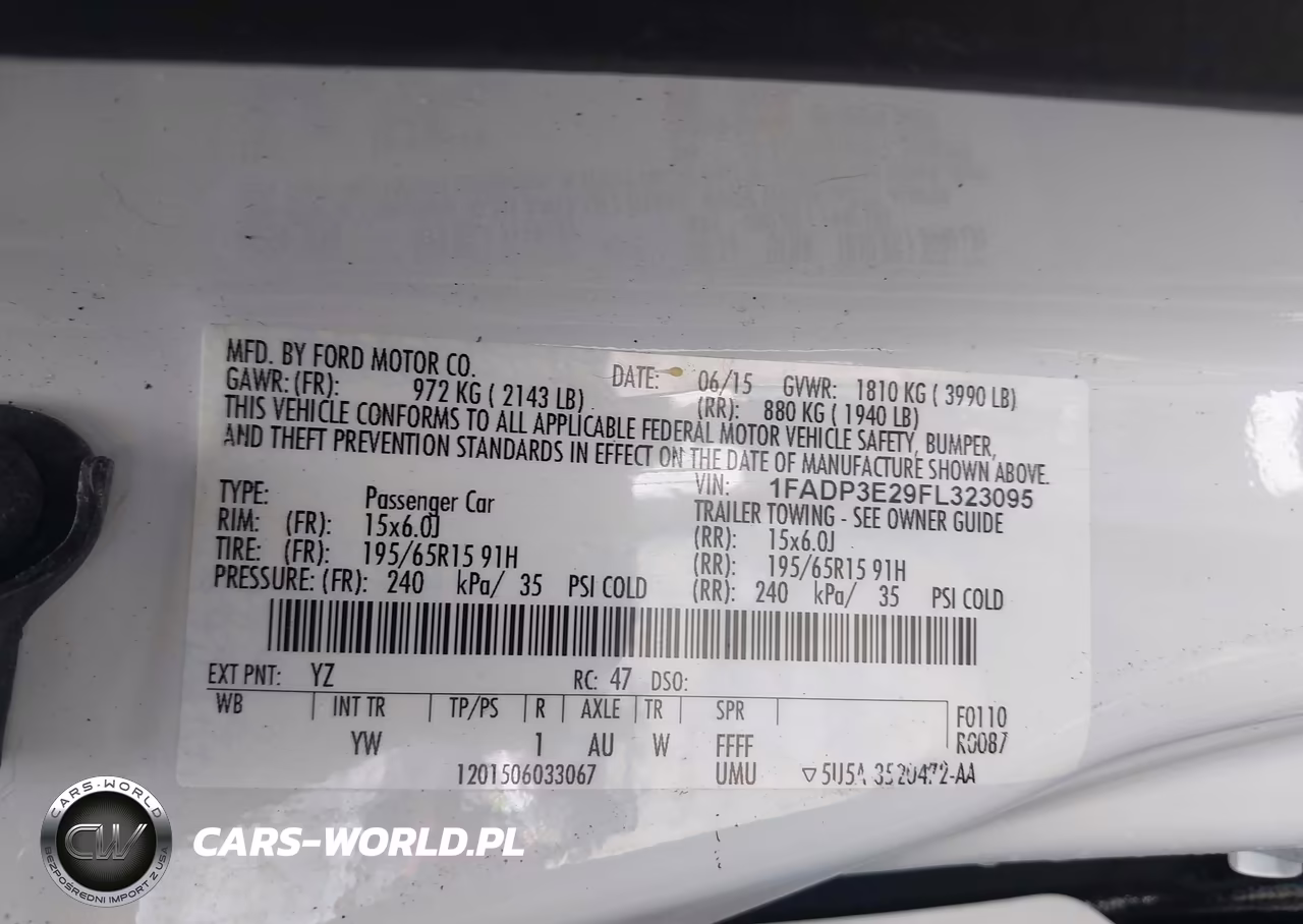 2015 Ford Focus S VIN:1FADP3E29FL323095 - 9