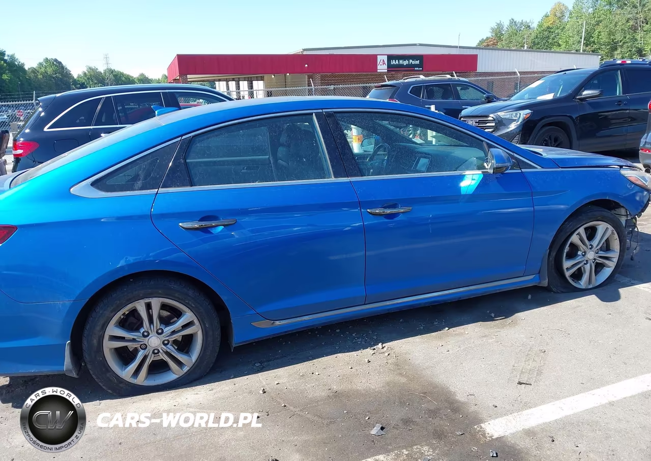 2018 Hyundai Sonata Sport VIN:5NPE34AF9JH672375 - 14