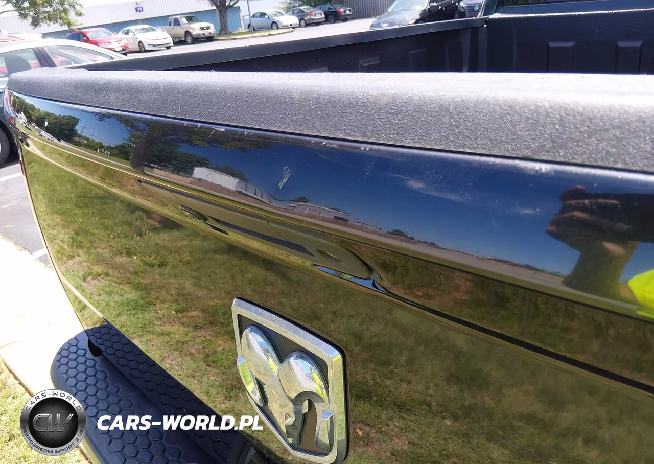 2018 Ram 1500 VIN:1C6RR7KGXJS323114 - 13
