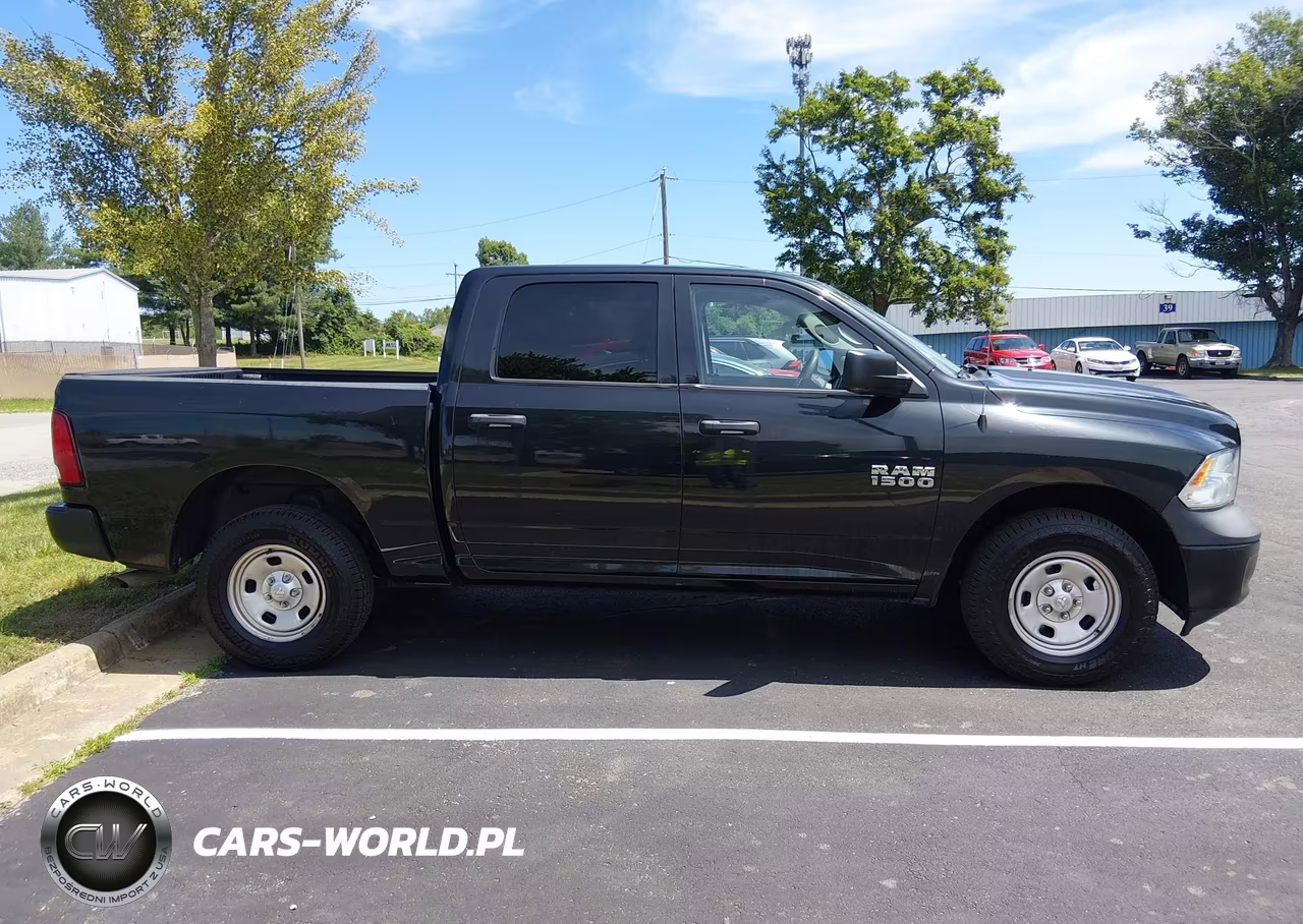 2018 Ram 1500 VIN:1C6RR7KGXJS323114 - 17