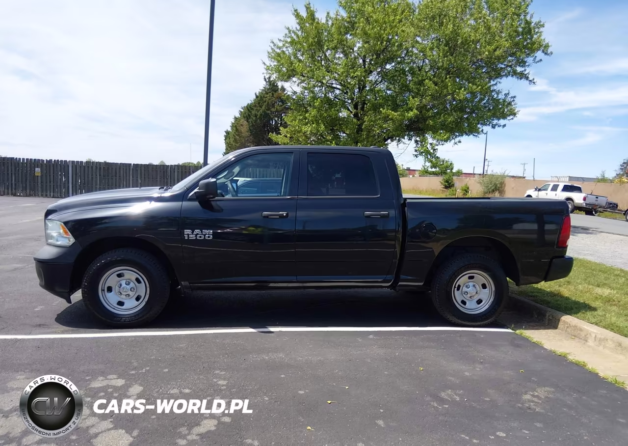 2018 Ram 1500 VIN:1C6RR7KGXJS323114 - 18