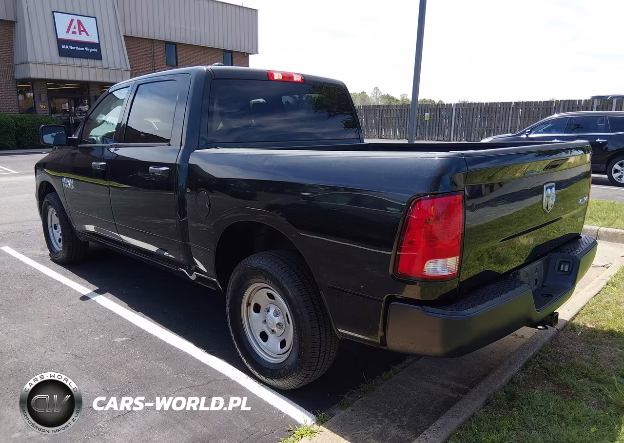 2018 Ram 1500 VIN:1C6RR7KGXJS323114 - 3