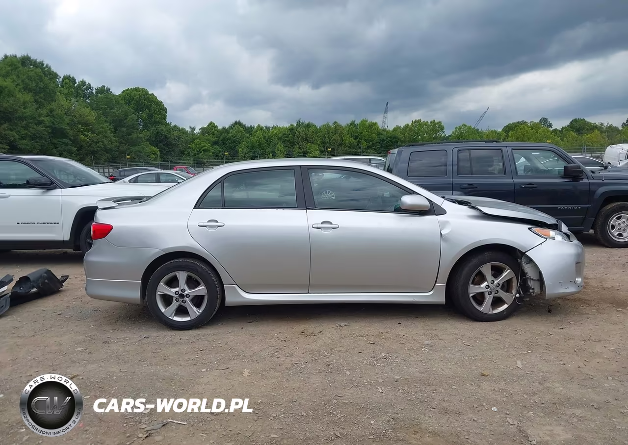 2013 Toyota Corolla S VIN:2T1BU4EE5DC959737 - 13