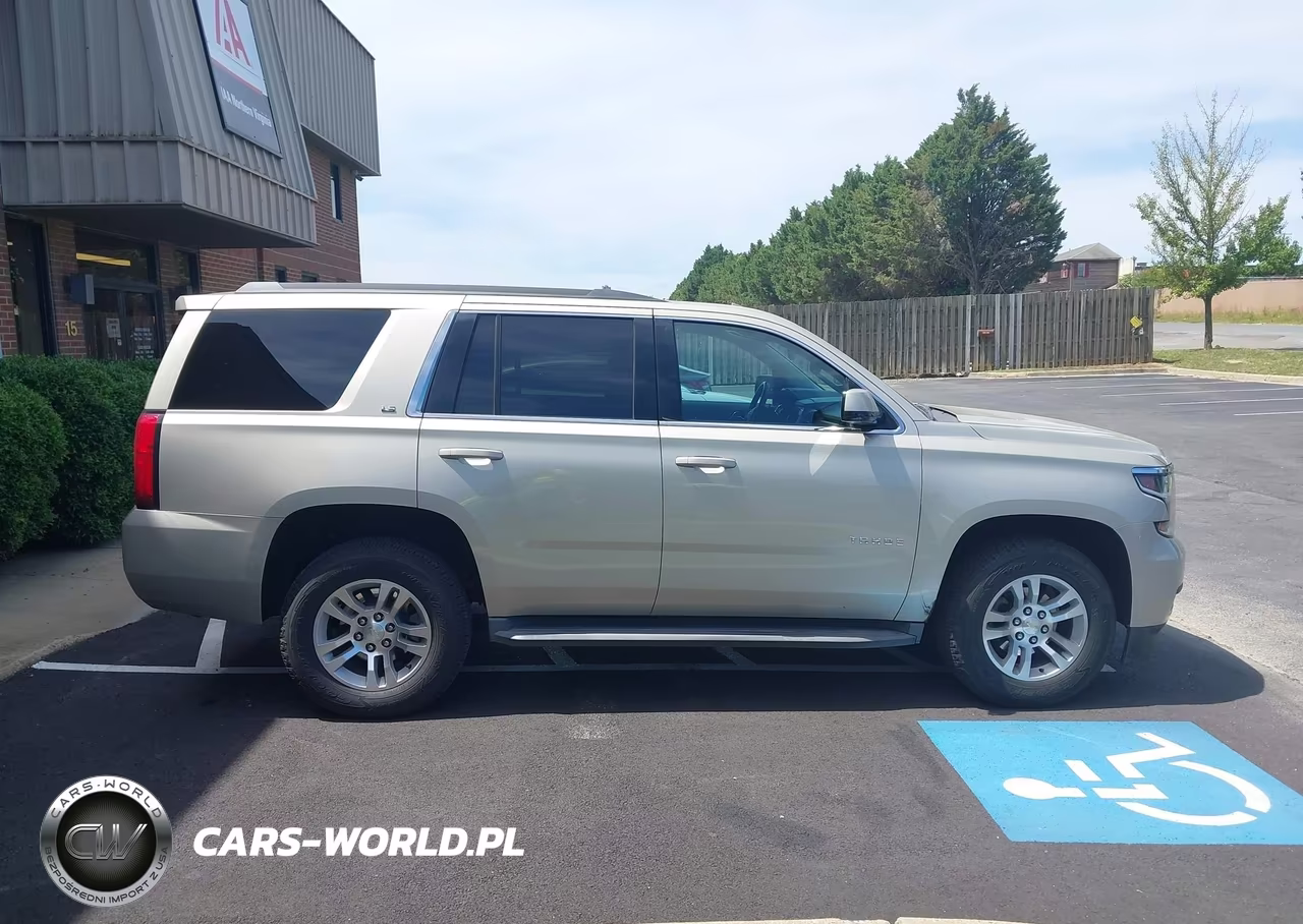 2015 Chevrolet Tahoe Ls VIN:1GNSKAECXFR672431 - 12
