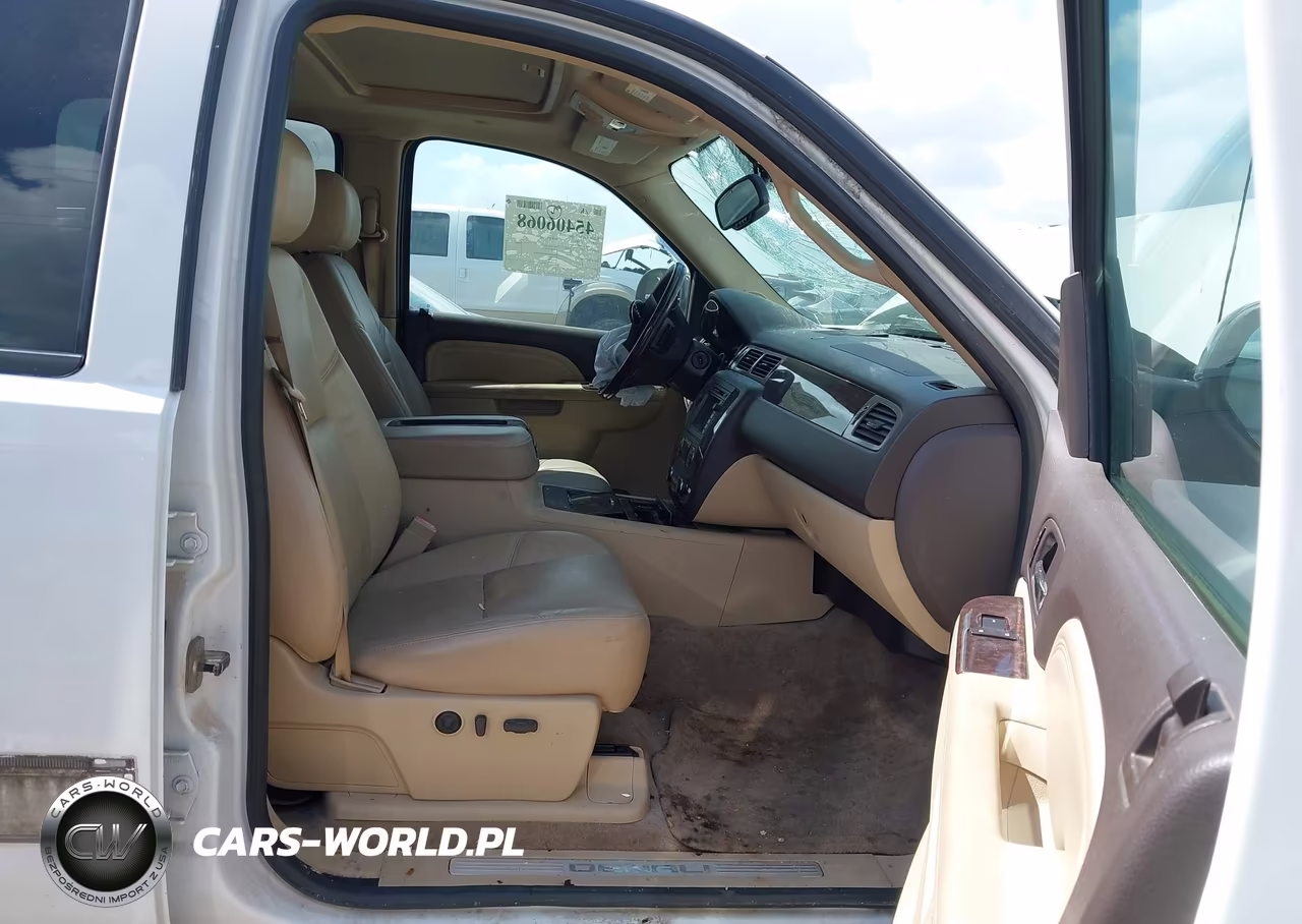 2010 GMC Sierra 1500 Denali VIN:3GTRKXE23AG189583 - 5