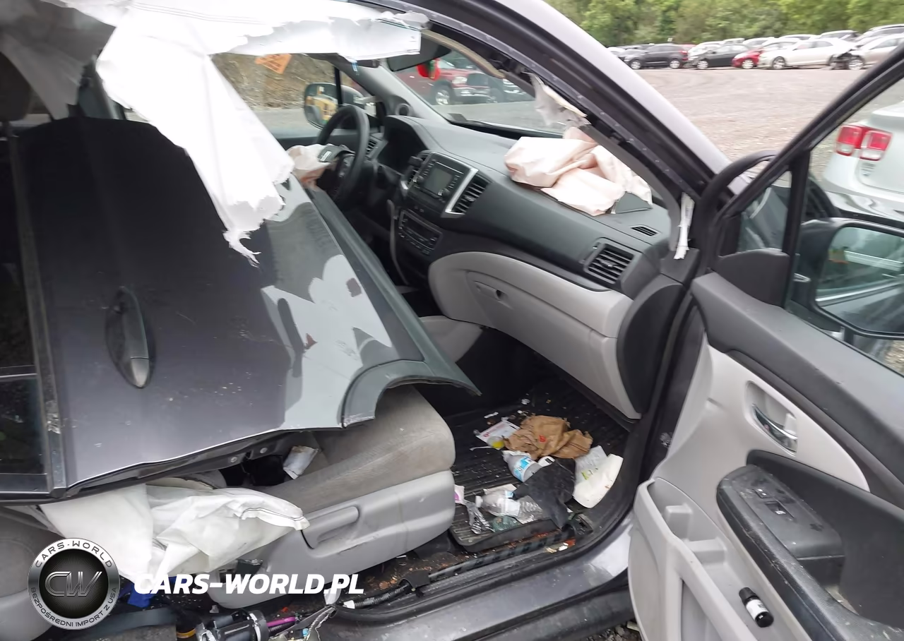 2018 Honda Pilot Lx VIN:5FNYF6H19JB067829 - 5
