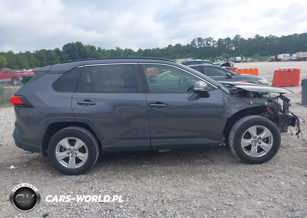 2020 Toyota Rav4 Xle VIN:JTMW1RFV6LD047982 - 13