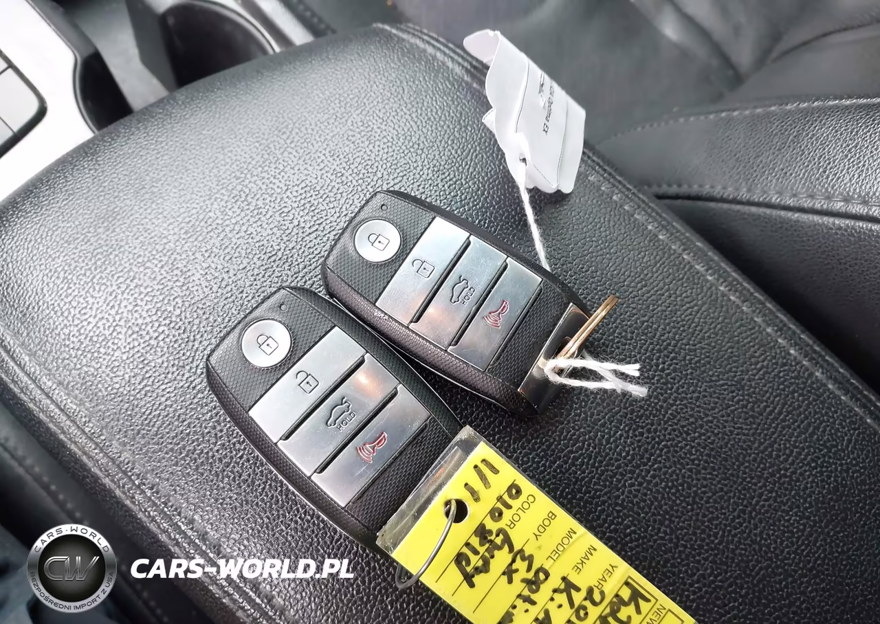 2016 Kia Optima Ex VIN:5XXGU4L36GG010816 - 11