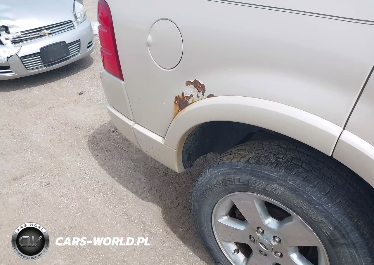 2005 Ford Explorer Limited VIN:1FMZU75W55ZA50005 - 13