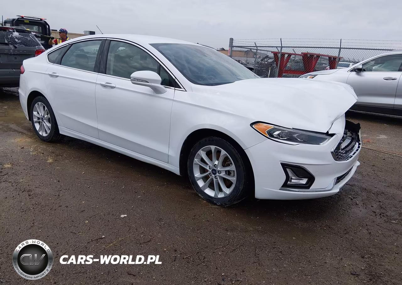 2019 Ford Fusion Energi Titanium – zdjęcie 1 z 16