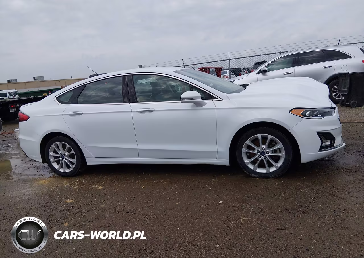 2019 Ford Fusion Energi Titanium VIN:3FA6P0SU5KR233306 - 13
