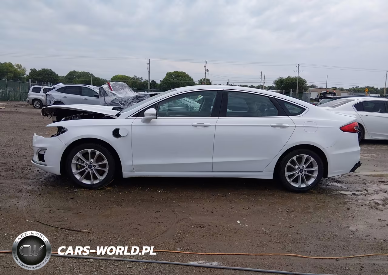 2019 Ford Fusion Energi Titanium VIN:3FA6P0SU5KR233306 - 14