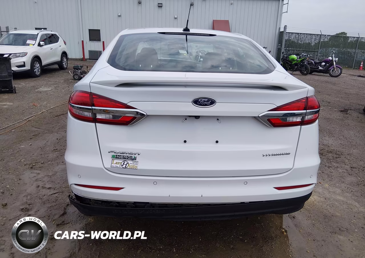 2019 Ford Fusion Energi Titanium VIN:3FA6P0SU5KR233306 - 16