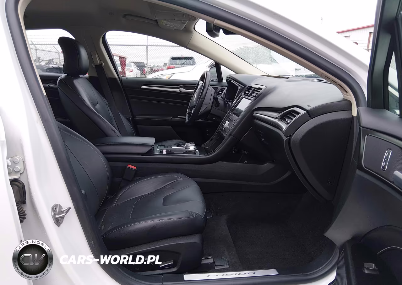 2019 Ford Fusion Energi Titanium VIN:3FA6P0SU5KR233306 - 5
