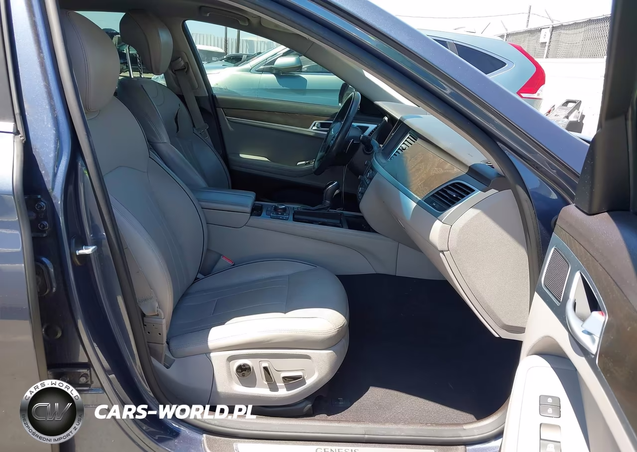 2015 Hyundai Genesis 3.8 VIN:KMHGN4JEXFU096301 - 5
