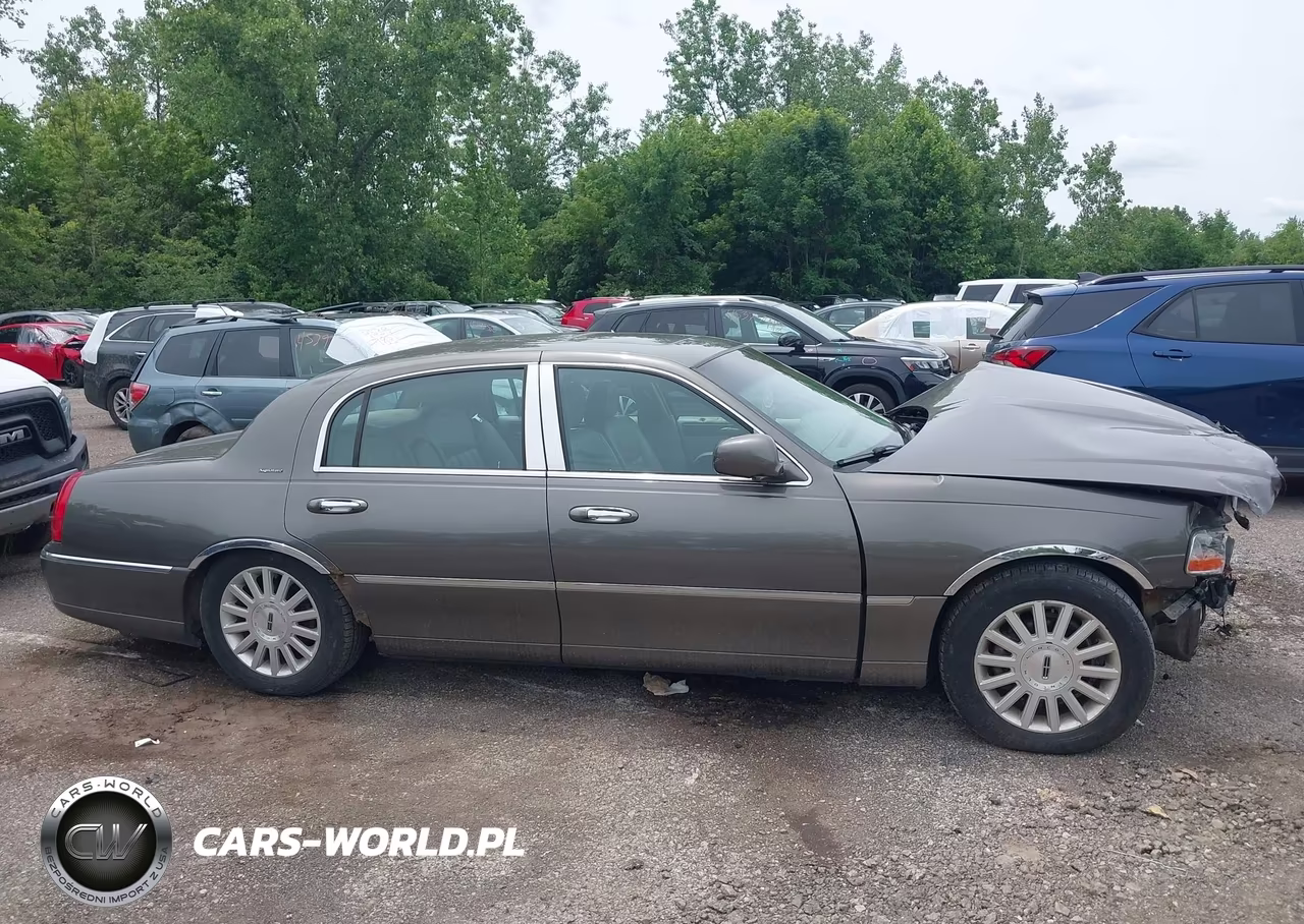 2003 Lincoln Town Car Signature VIN:1LNHM82W33Y696457 - 14