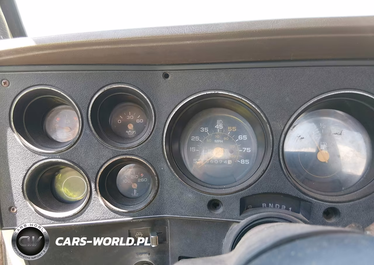 1983 Chevrolet C20 VIN:1GCGC23M6DS117267 - 7