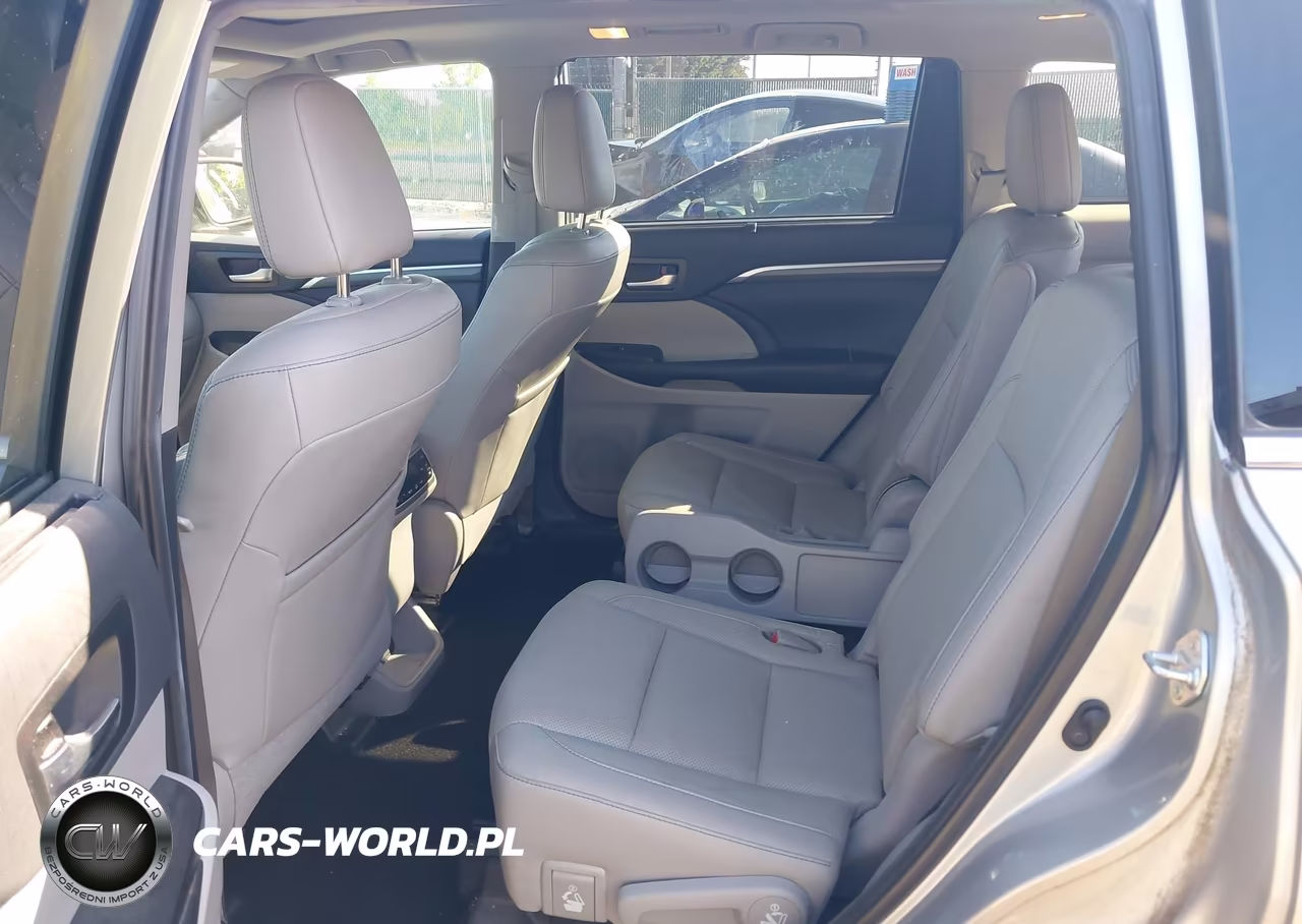 2019 Toyota Highlander Hybrid Limited Platinum VIN:5TDDGRFH3KS075676 - 8