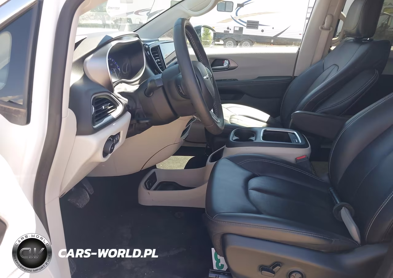 2024 Chrysler Pacifica Touring L VIN:2C4RC1BG5RR151823 - 12