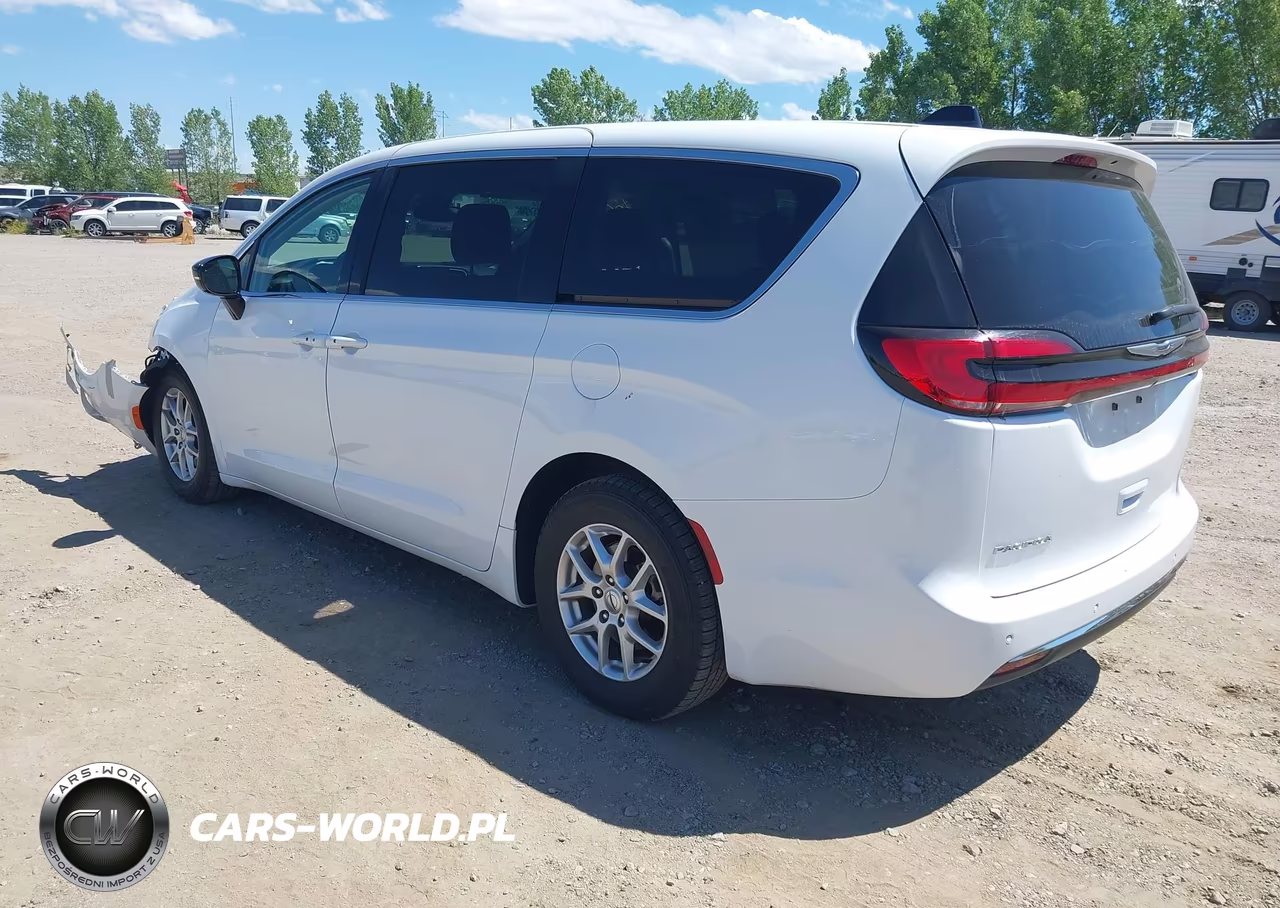 2024 Chrysler Pacifica Touring L VIN:2C4RC1BG5RR151823 - 3