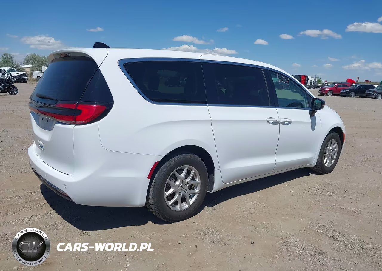 2024 Chrysler Pacifica Touring L VIN:2C4RC1BG5RR151823 - 4
