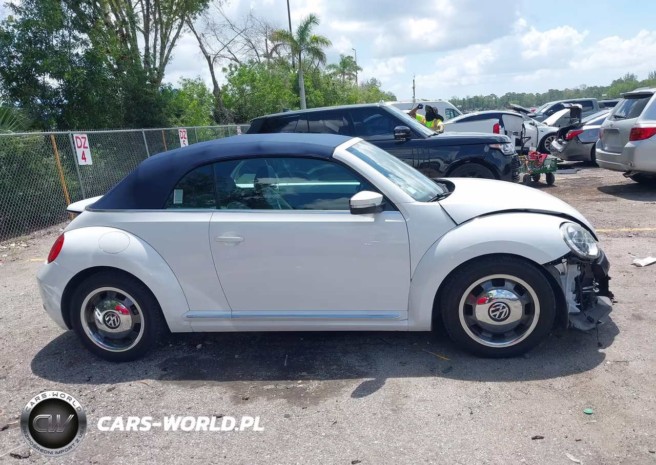 2016 Volkswagen Beetle 1.8T Denim VIN:3VW517AT5GM819109 - 14