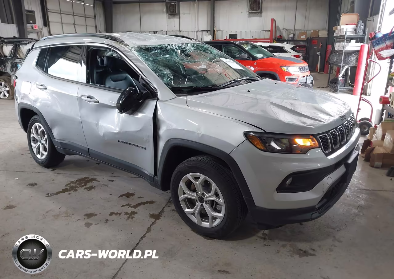 2025 Jeep Compass Latitude 4X4 – zdjęcie 1 z 15